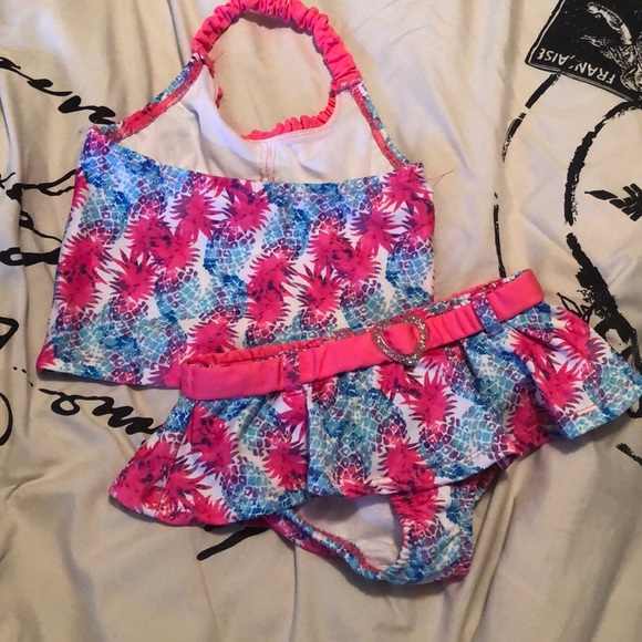 Swimsuit - Picture 2 of 6